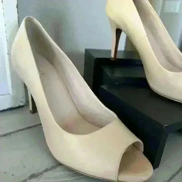 Open toe Cole‎ Haan pump - Picture 2 of 6